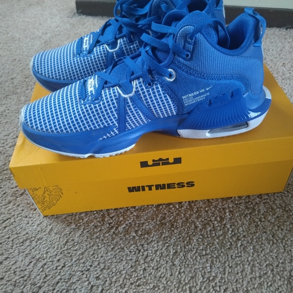 MEN NIKES - Picture 4 of 7